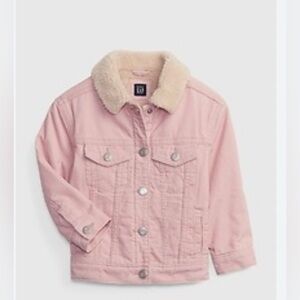 Gap NWTS Sherpa lined pink beige cord jacket
Girls XL, fit women’s XS